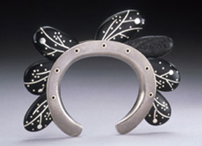 Studio Discovery Tour artist Dana Driver: Channel bracelet