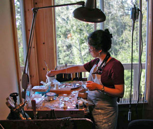 Studio Discovery Tour artist Ling-Yen Jones