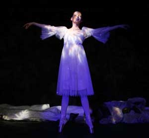 Joselyn Malik in The Wizard of Oz, December, 2008 at the Gualala Arts Center