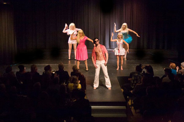 Les Filles Rouge at Gualala Arts Center, June, 2011