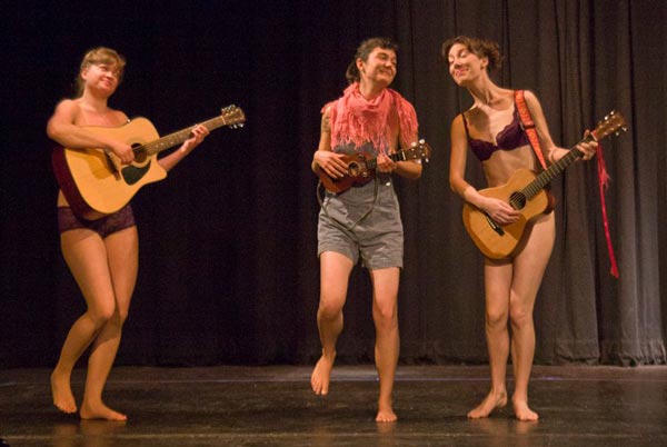 Les Filles Rouge at Gualala Arts Center, June, 2011
