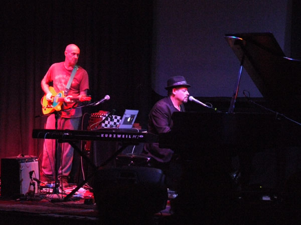 Bob Bralove & Henry Kaiser; photo by PT Nunn