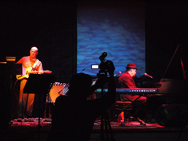 Bob Bralove & Henry Kaiser; photo by PT Nunn