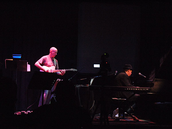 Bob Bralove & Henry Kaiser; photo by PT Nunn